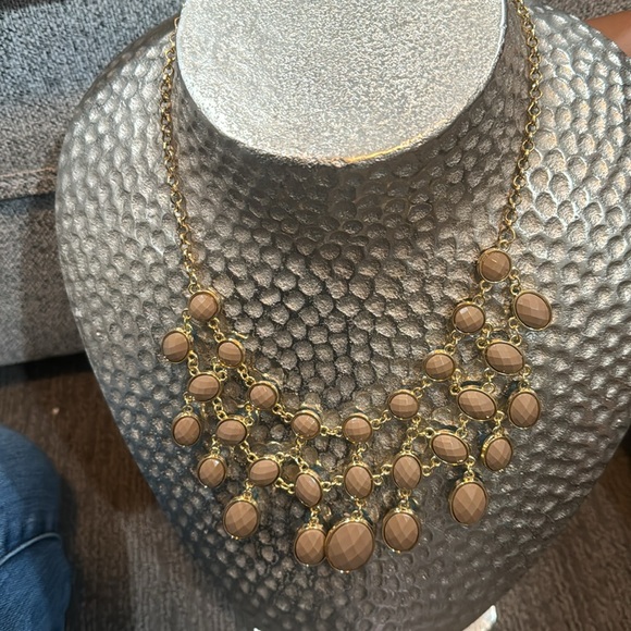 Two sided costume necklace with adjustable chain. - Picture 2 of 4